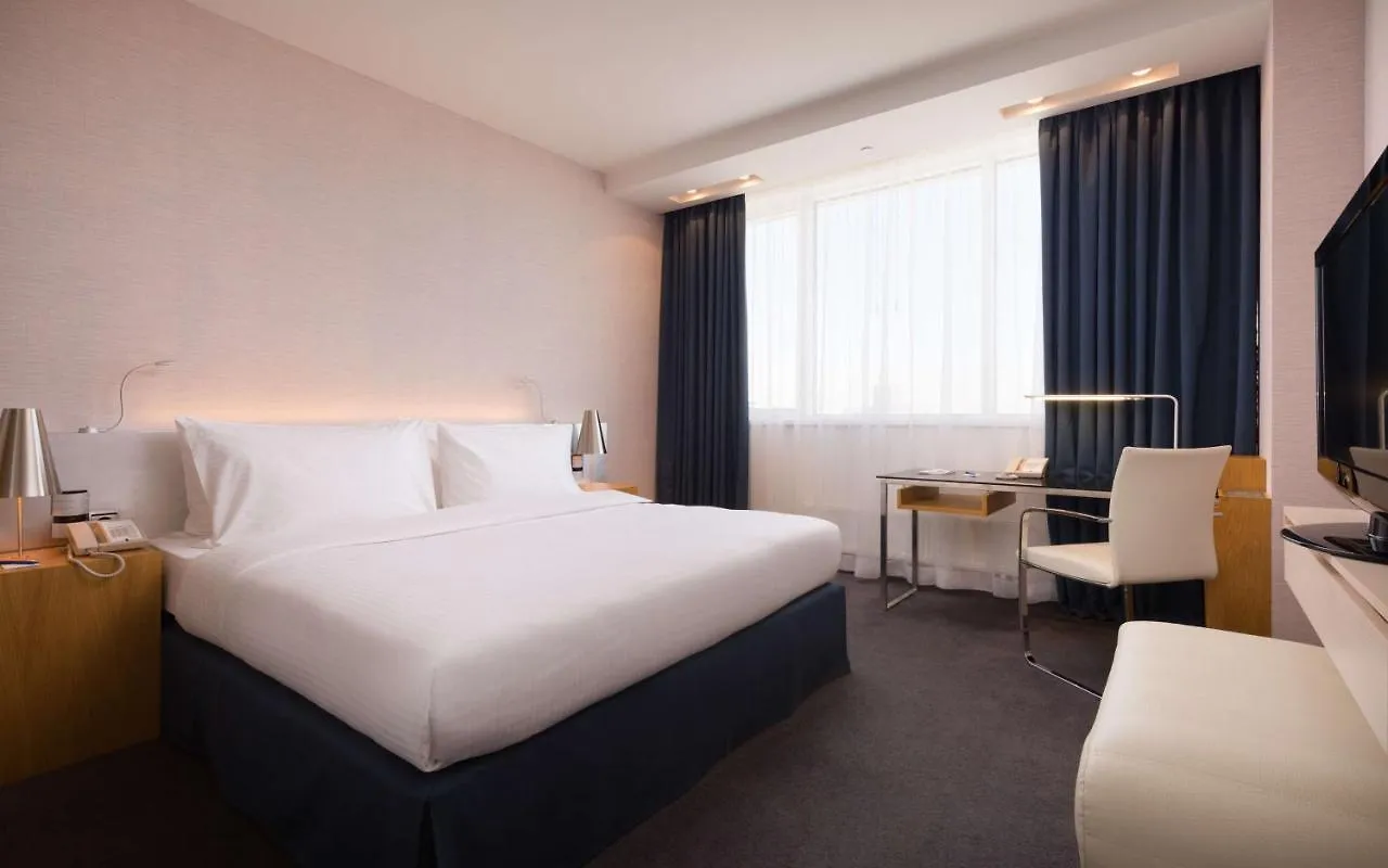 Radisson Blu Belorusskaya Hotel Moscow 4*,